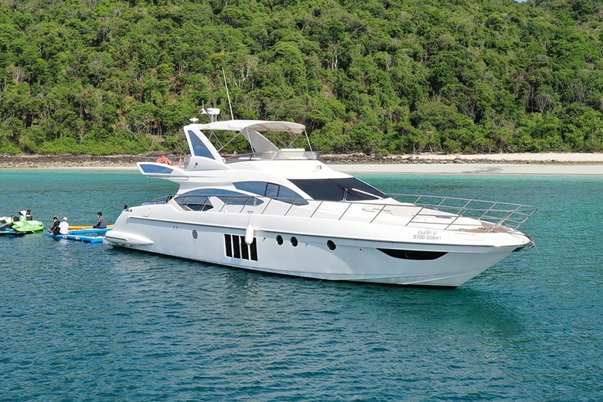 Azimut 64ft